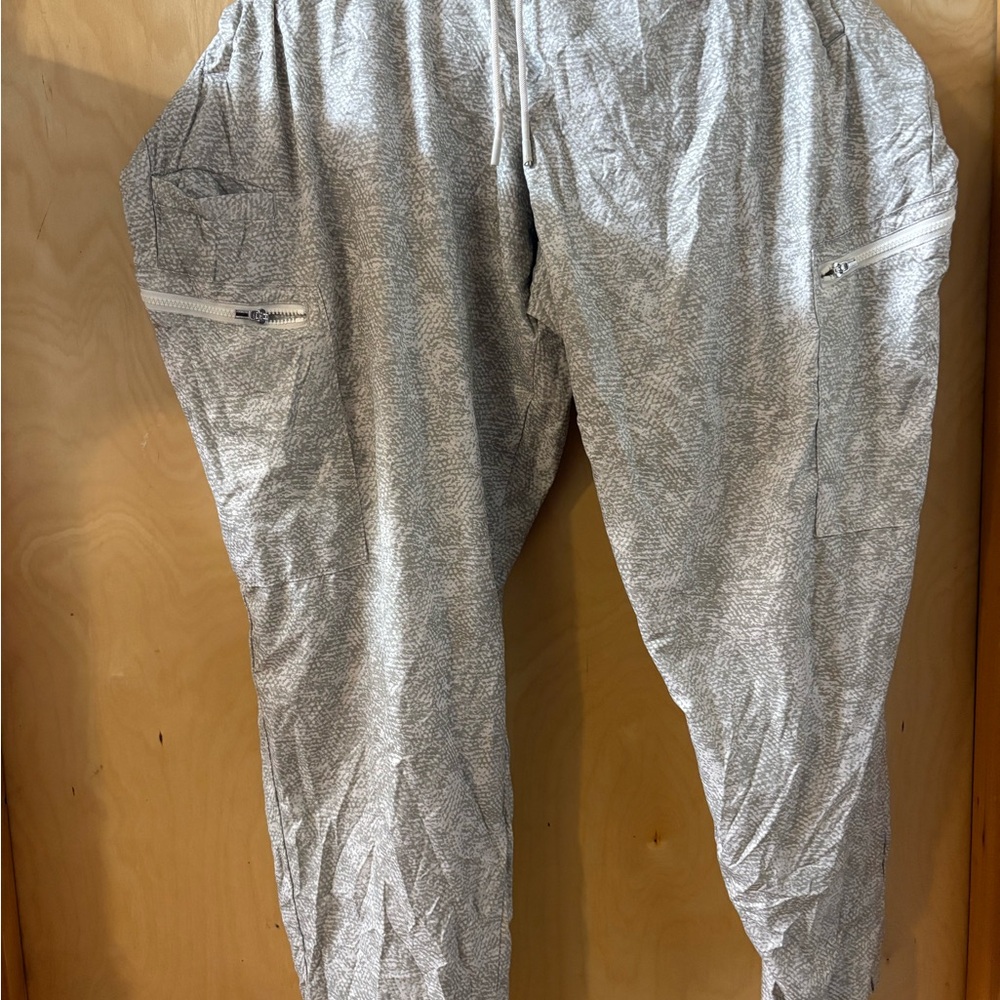 Athleta Light Gray Capris